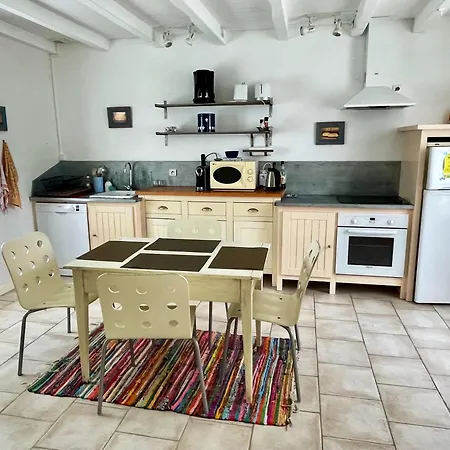 Maison Cosy Avec Jardin Cloture A Saint-Palais-du-Ne